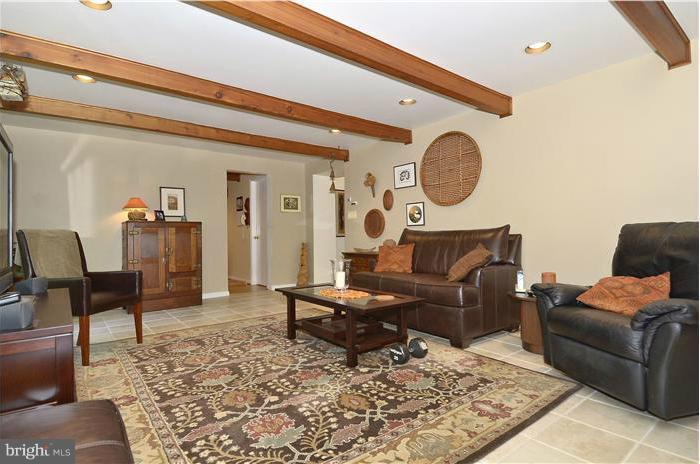 11911 Smoketree Road Potomac, MD 20854 - Photo 2 of 27 Family Room