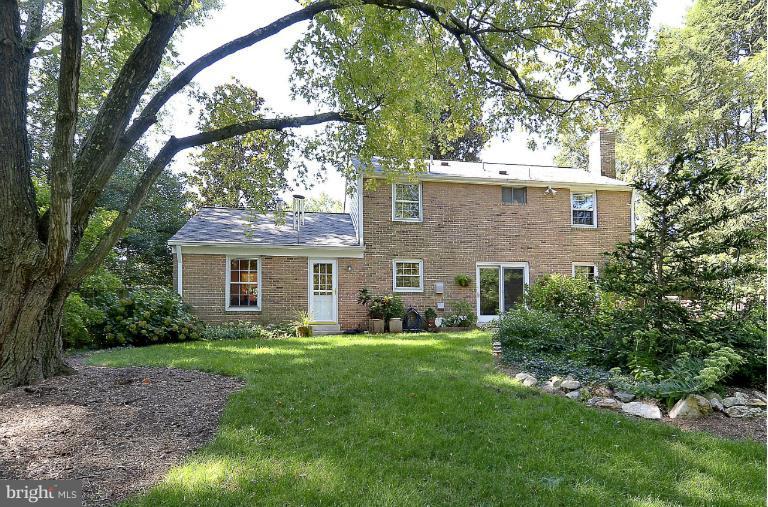 11911 Smoketree Road Potomac, MD 20854 - Photo 15 of 27 Exterior (Rear)