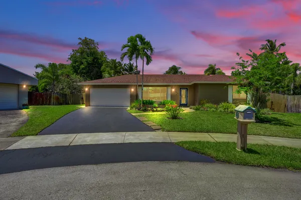 $729,000 | 11927 Southwest 57th Court, Cooper City, FL 33330