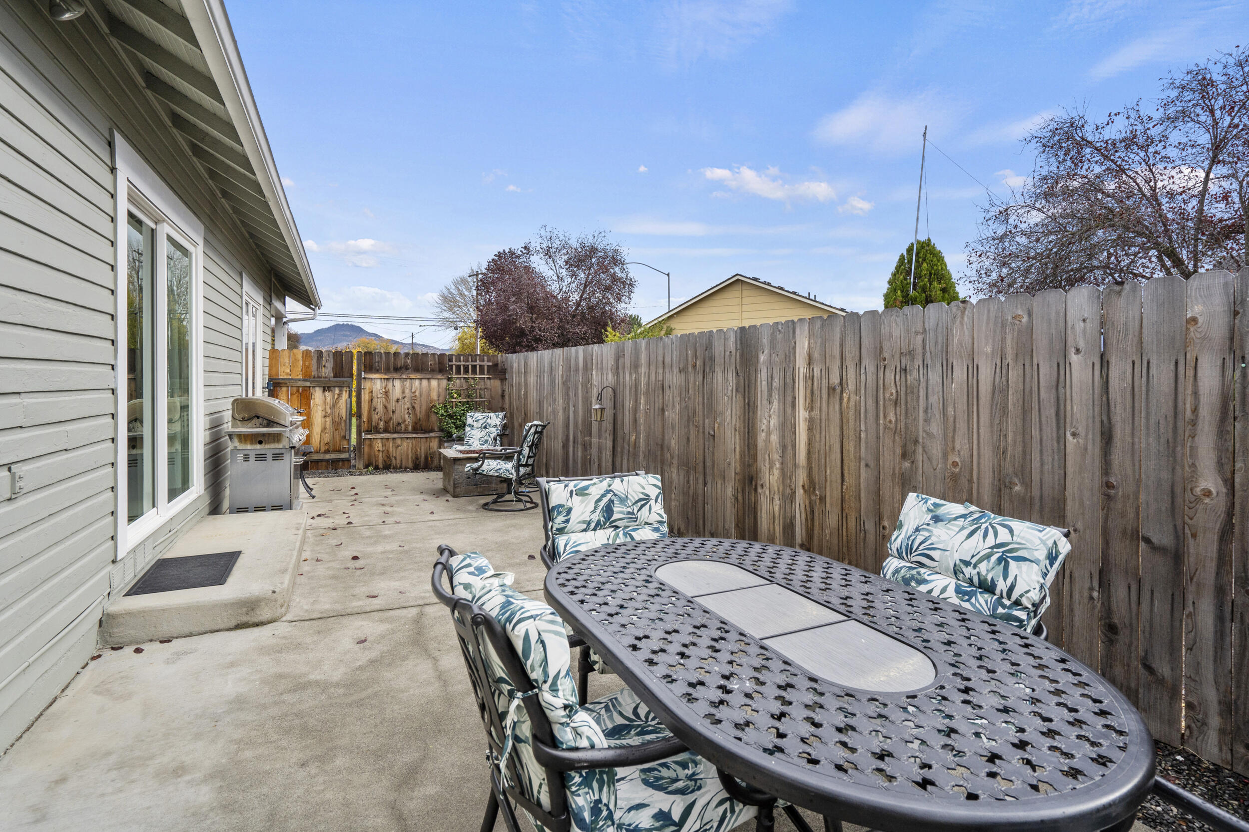 2769 Merriman Road Medford, OR 97501 - Photo 21 of 28 20_2769 merriman road - 20