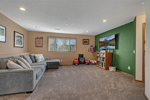 $299,500 | 1083 Lawrence Circle, Sartell, MN 56377