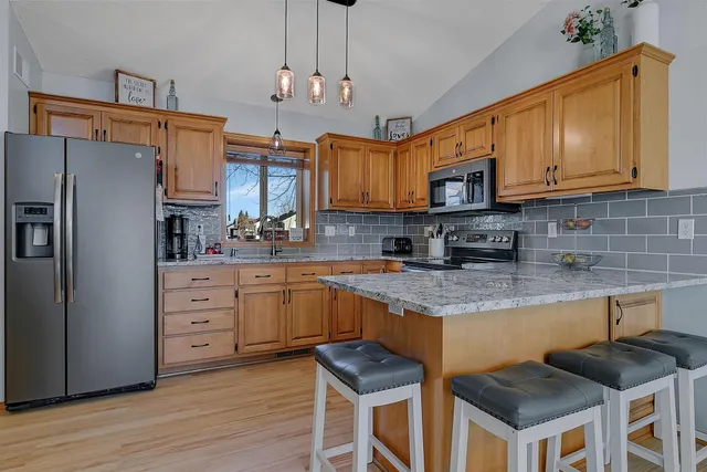 $299,500 | 1083 Lawrence Circle, Sartell, MN 56377