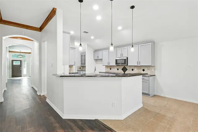 $2,800 | 12404 Daimler Drive, Frisco, TX 75033