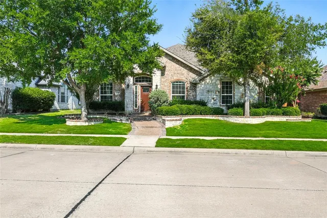 $2,800 | 12404 Daimler Drive, Frisco, TX 75033