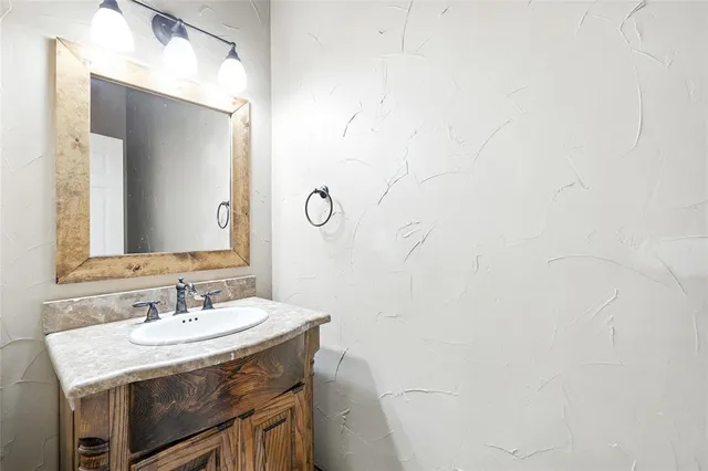 $2,800 | 12404 Daimler Drive, Frisco, TX 75033