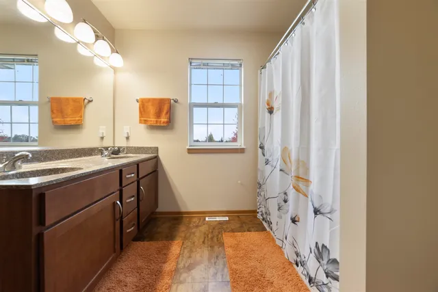 $2,775,000 | 4868-4882 Innovation Drive, DeForest, WI 53532