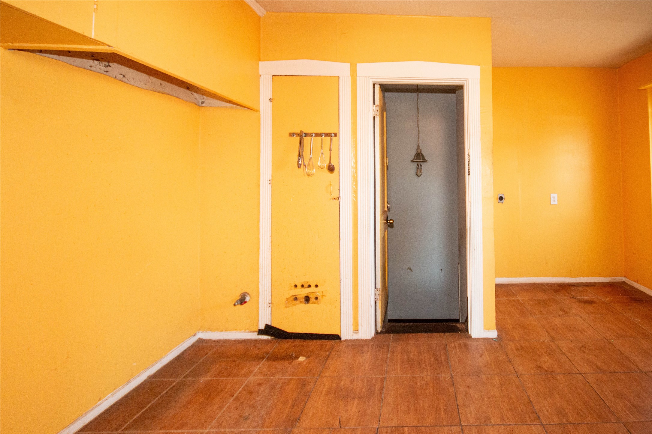 3412 Rosedale Street Houston, TX 77004 - Photo 20 of 26 a view of a room with wooden floor