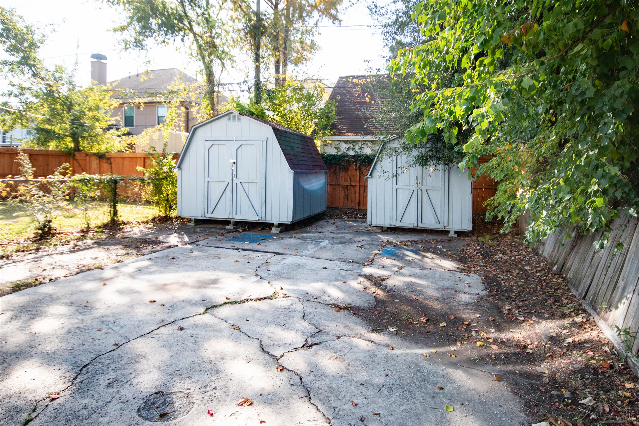 3412 Rosedale Street Houston, TX 77004 - Photo 25 of 26 a view of a small garden