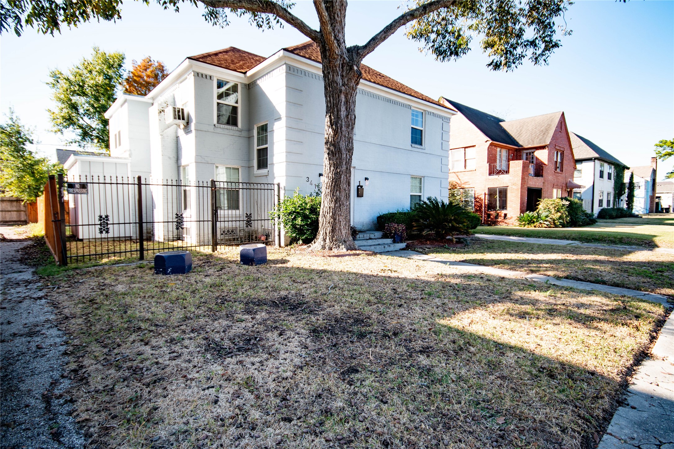 3412 Rosedale Street Houston, TX 77004 - Photo 3 of 26 a view of a house with a yard