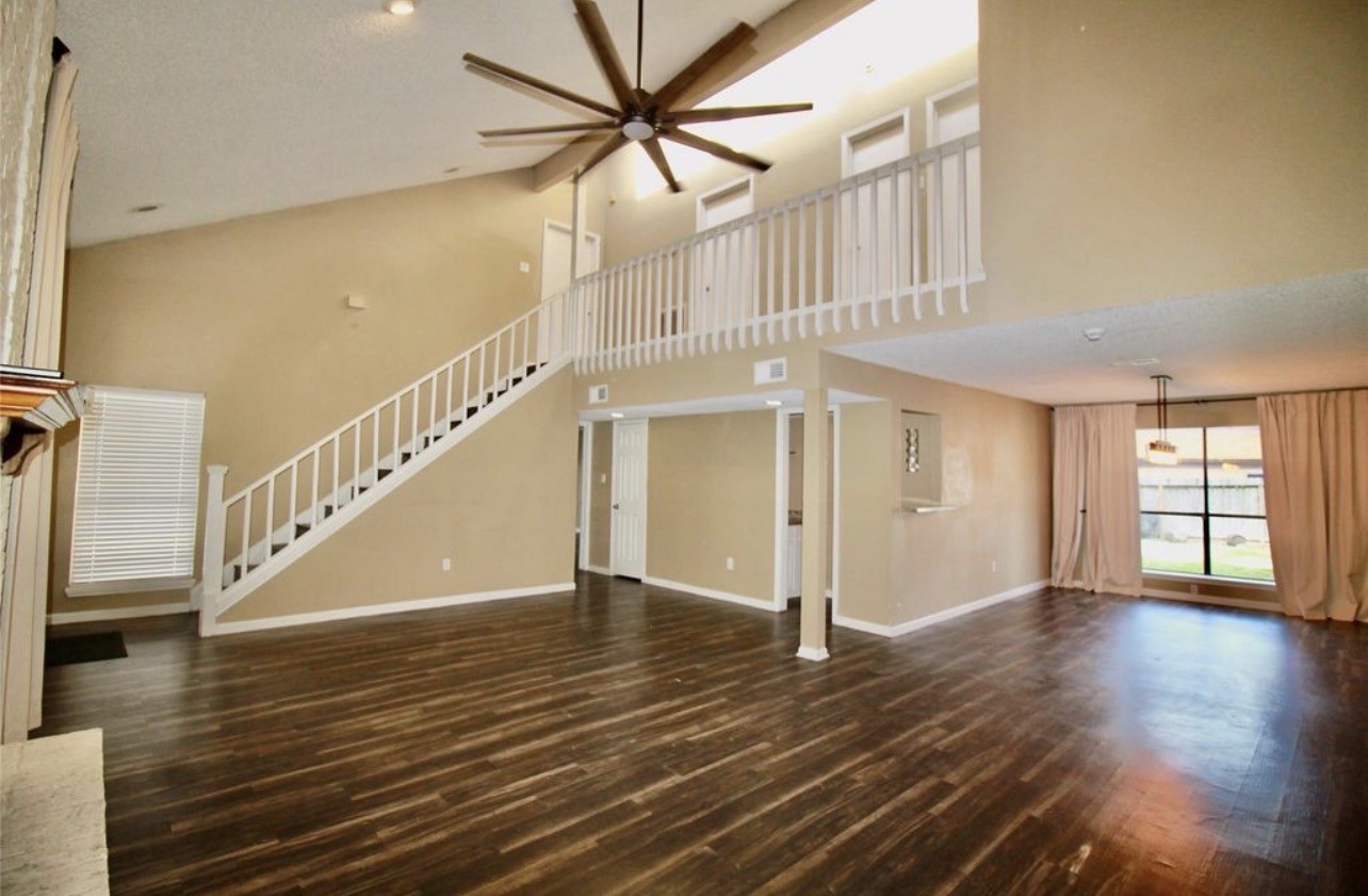 4701 Spring Lane Baytown, TX 77521 - Photo 3 of 22