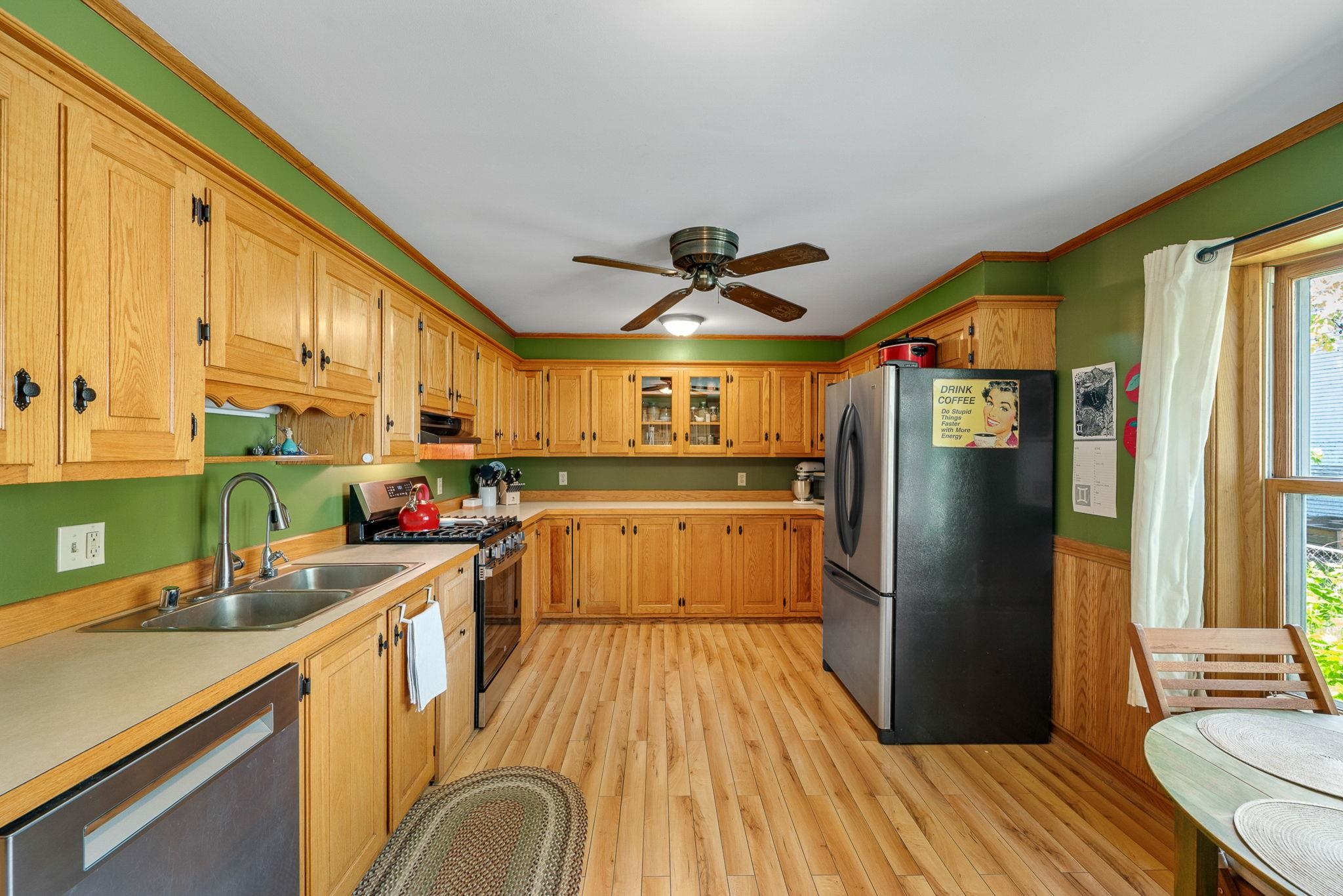 145 Washington Street Barre, VT 05641 - Photo 6 of 39