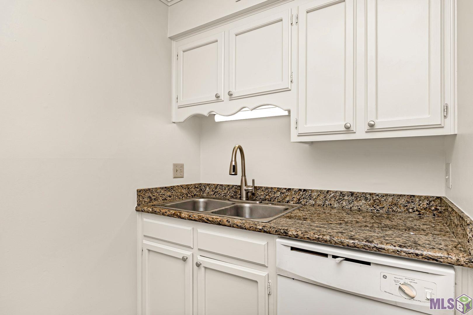 5243 Butter Creek Lane, Unit H02 Baton Rouge, LA 70809 - Photo 6 of 12