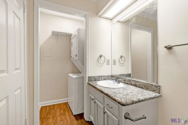 $1,100 | 5243 Butter Creek Lane, Unit H02, Baton Rouge, LA 70809