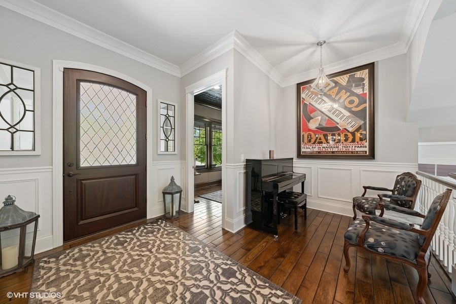 723 Wellner Road Naperville, IL 60540 - Photo 5 of 46