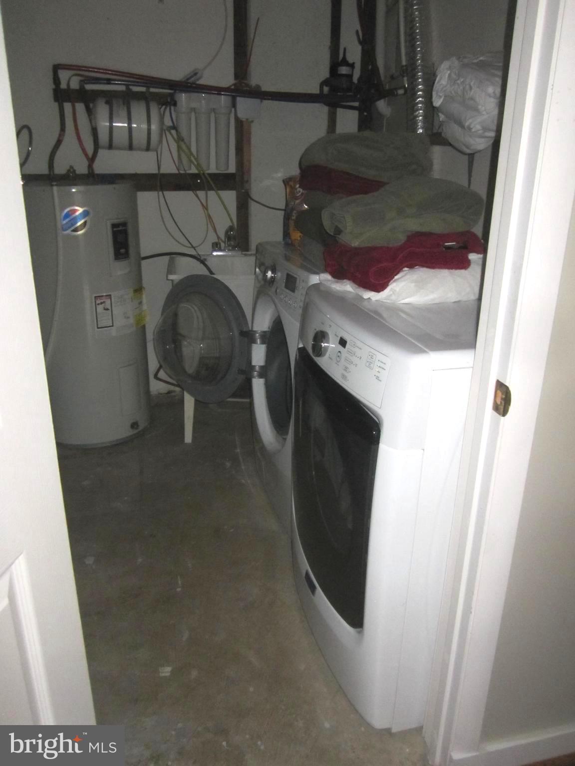 146 Ellis Road Basye, VA 22842 - Photo 33 of 36 Laundry