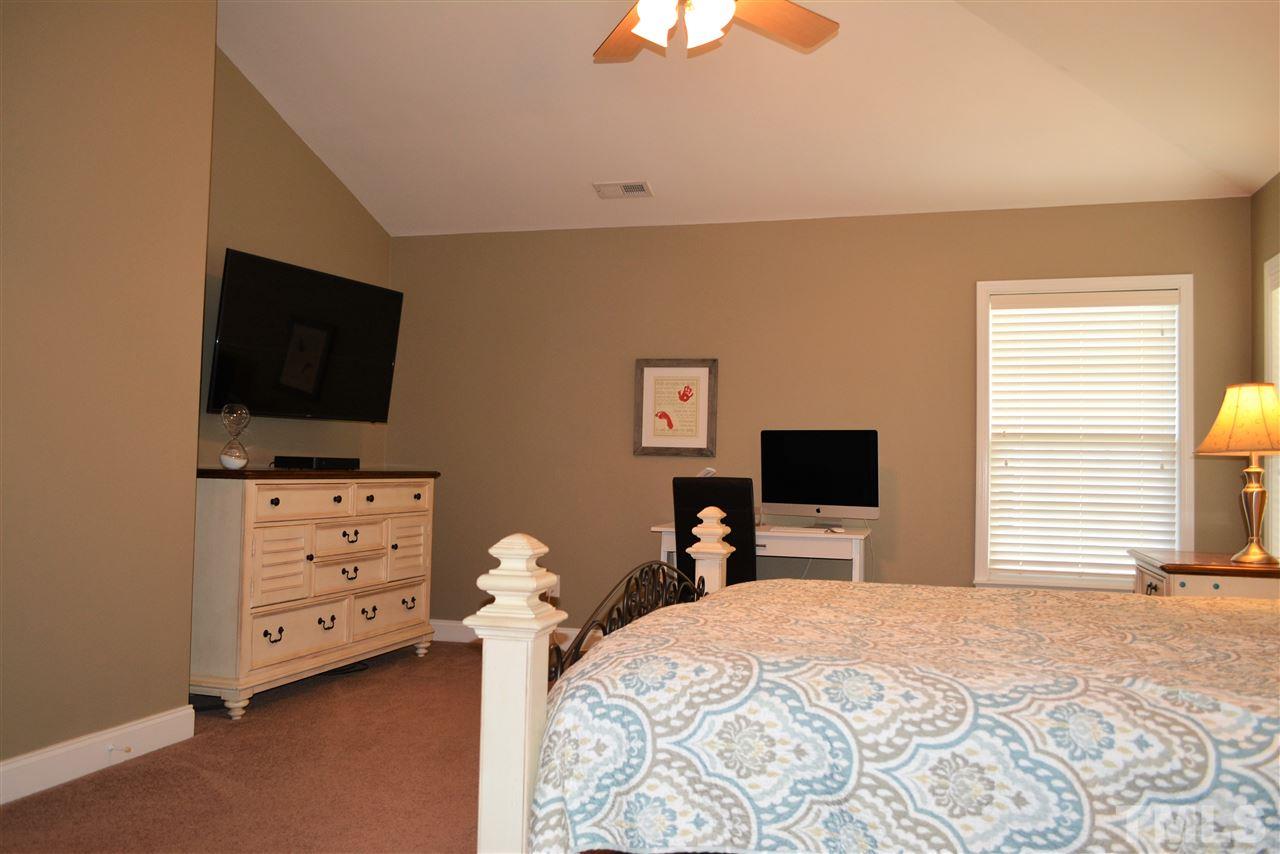 622 Conover Road Durham, NC 27703 - Photo 16 of 26 Enjoy lots of room and spacious vaulted ceiling!