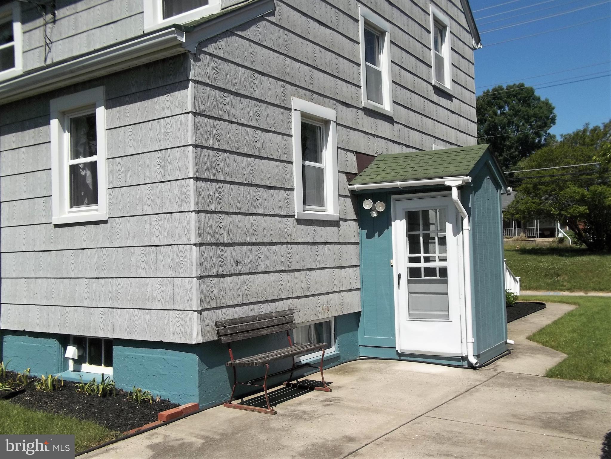 145 Post Road Aberdeen, MD 21001 - Photo 21 of 22 Side Vestibule