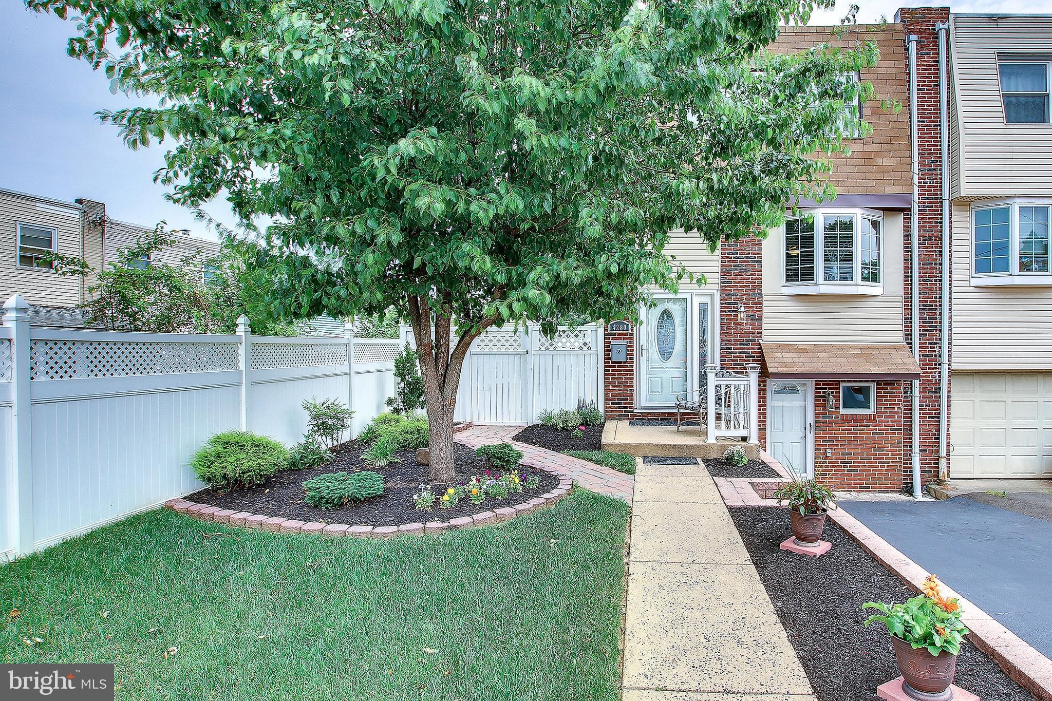 4280 Lawnside Road Philadelphia, PA 19154 - Photo 1 of 36 Exterior Front