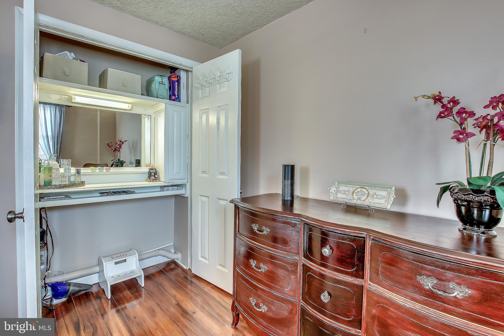 4280 Lawnside Road Philadelphia, PA 19154 - Photo 21 of 36 Main Bedroom w/ Double Door Closet w/ Built-In Van