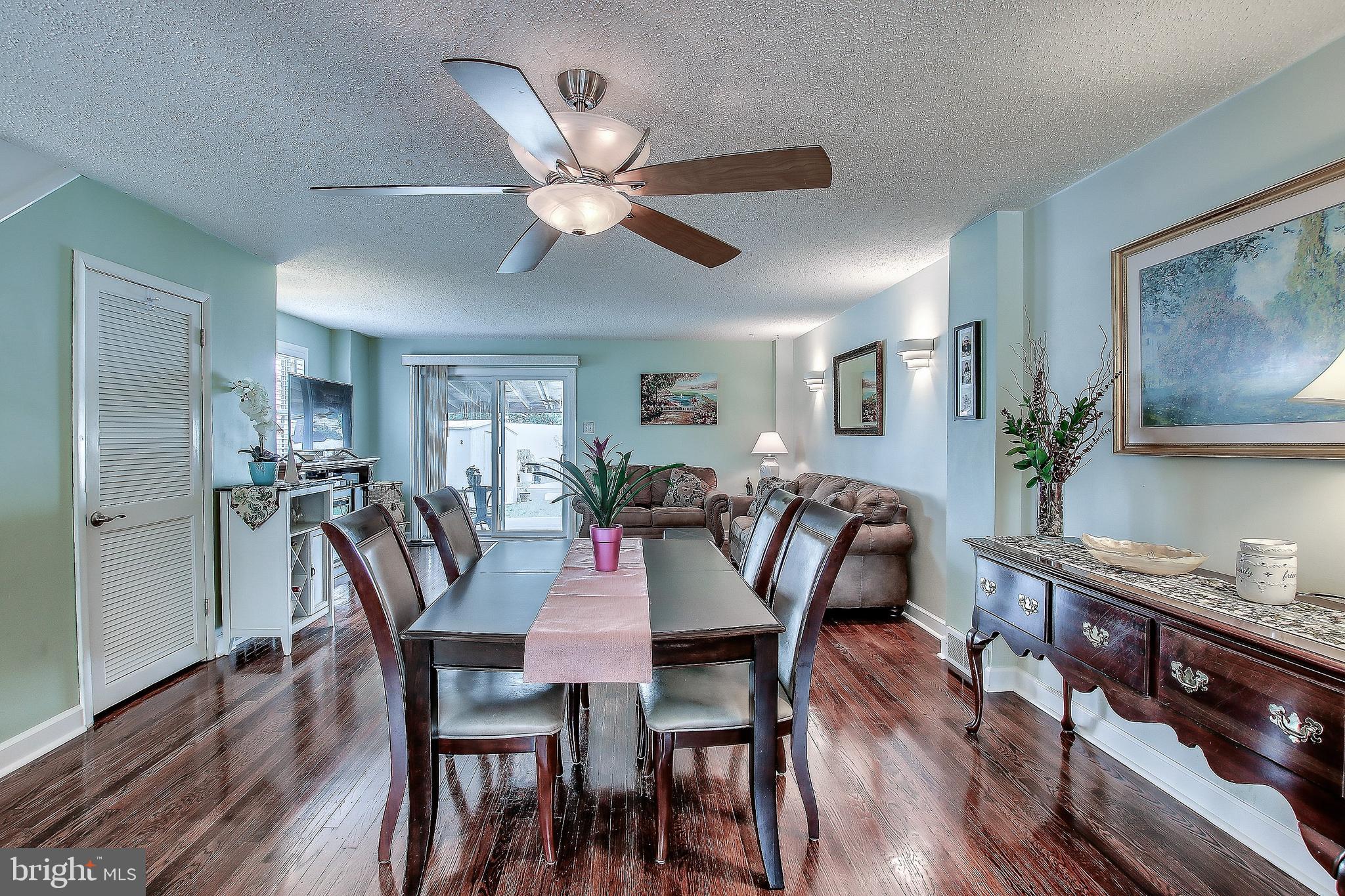 4280 Lawnside Road Philadelphia, PA 19154 - Photo 9 of 36 Dining Area w/ Hardwood Floors