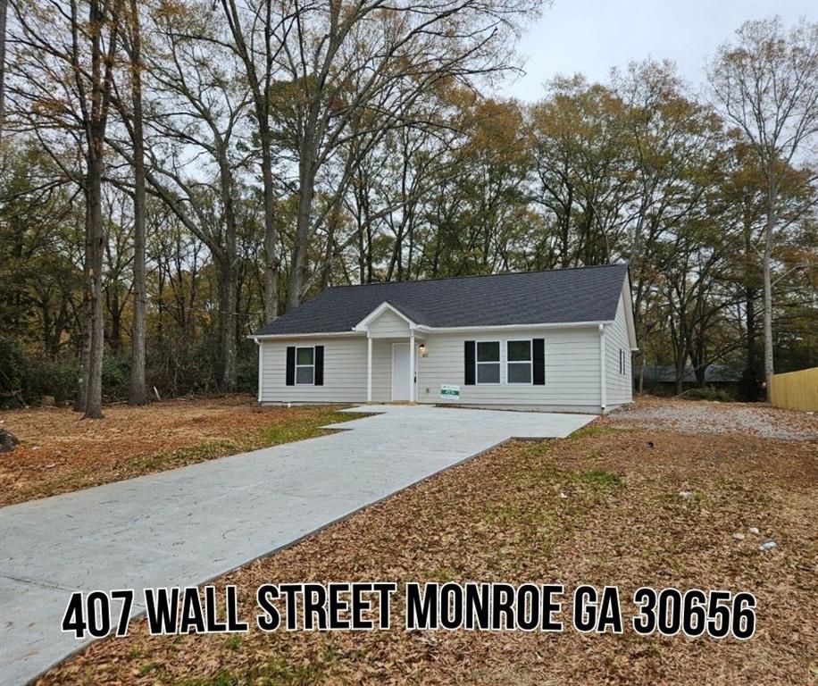 a view of house and outdoor space