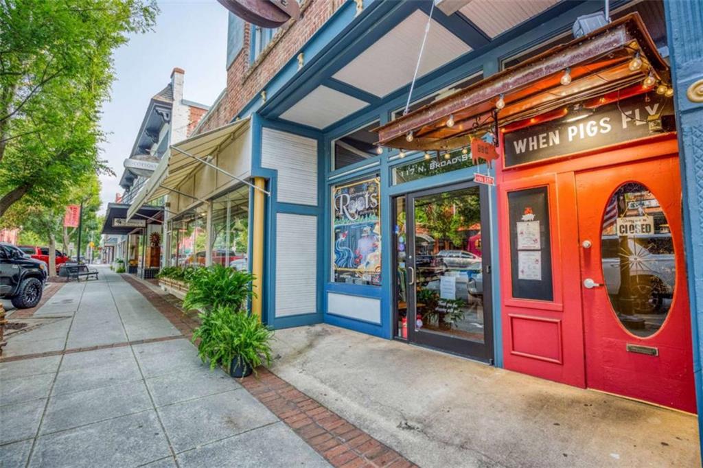 407 Wall Street Monroe, GA 30655 - Photo 44 of 51 a view of a building with door