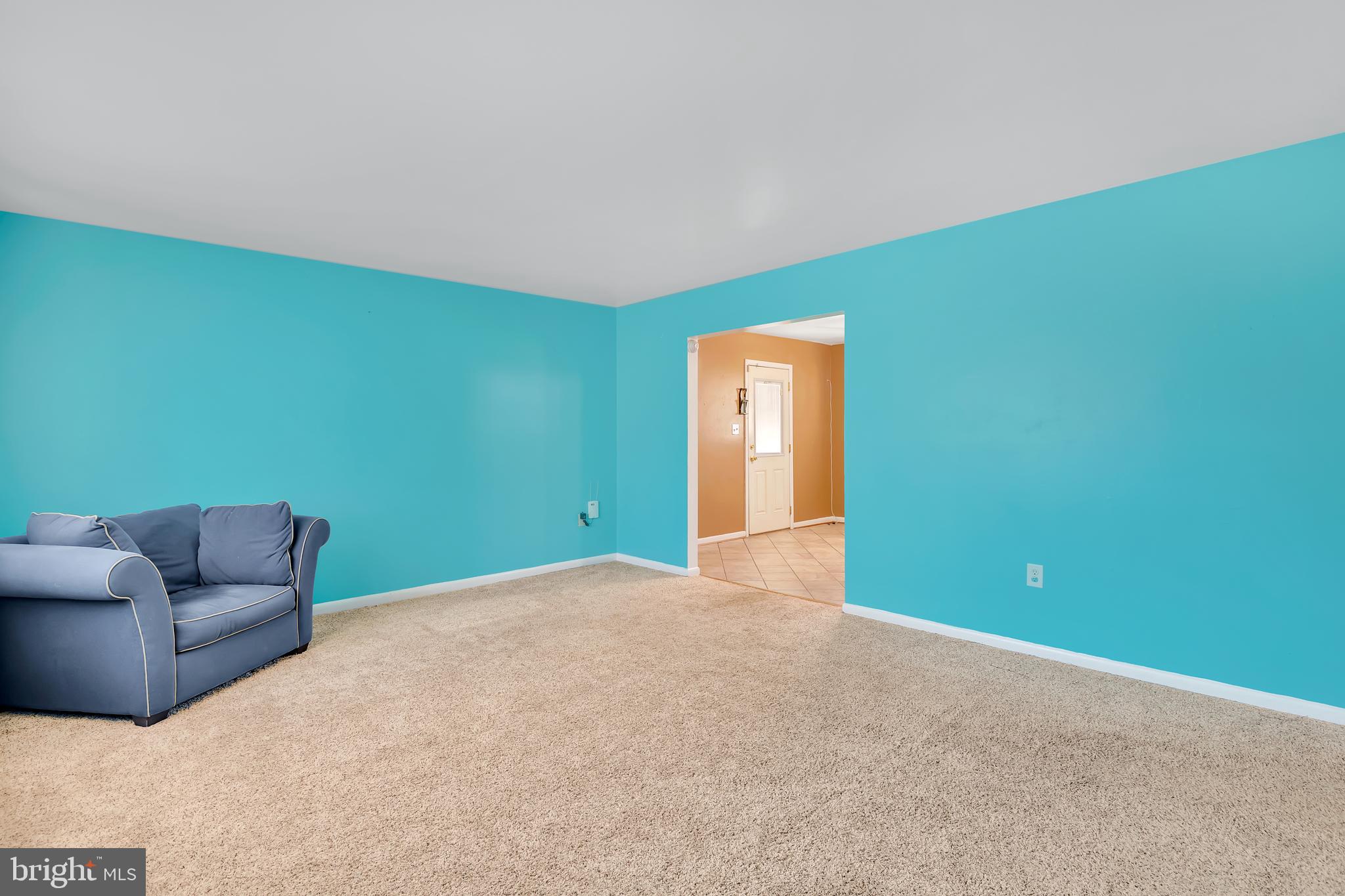 7012 Groveton Drive Clinton, MD 20735 - Photo 7 of 22 3RD VIEW OF LIVING ROOM