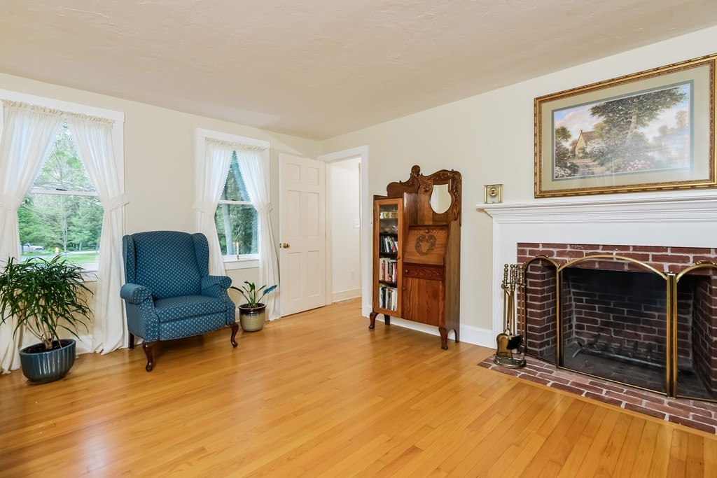 253 Mendell Road Rochester, MA 02770 - Photo 4 of 23