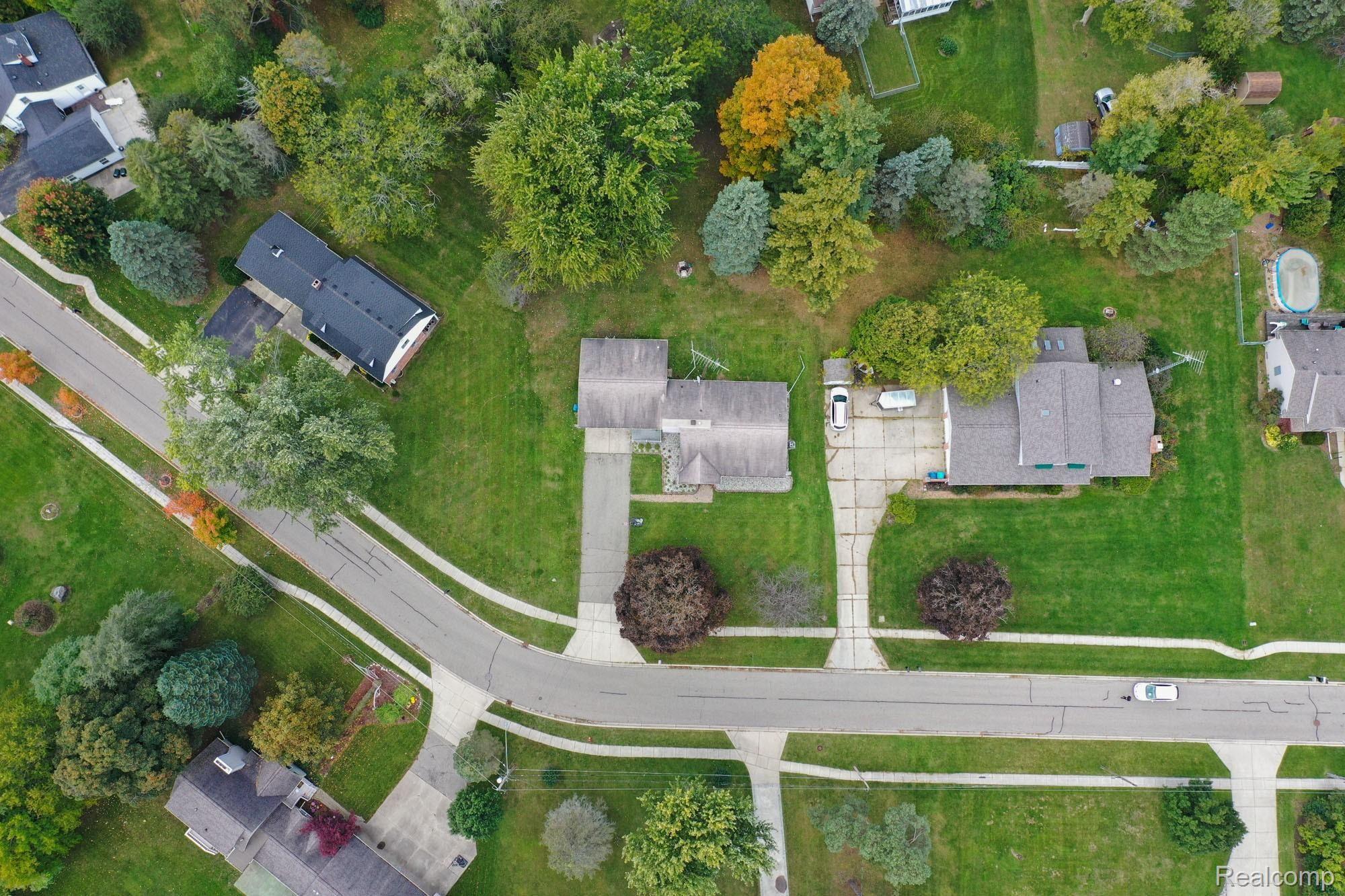 517 Riverside Drive Linden, MI 48451 - Photo 33 of 34 517-riverside-0008.jpg