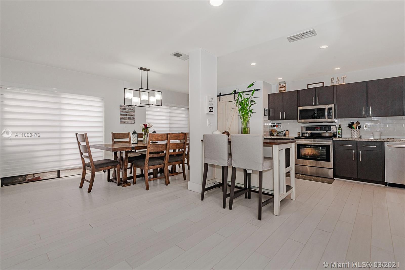 501 Racquet Club Road, Unit 62 Weston, FL 33326 - Photo 4 of 29