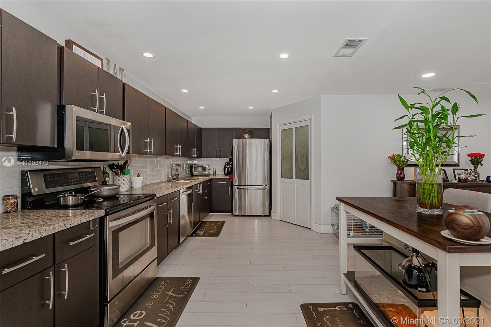 501 Racquet Club Road, Unit 62 Weston, FL 33326 - Photo 9 of 29