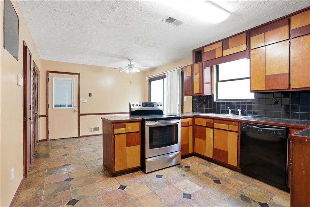 3244 Harbor Woods Road Decatur, GA 30034 - Photo 10 of 46