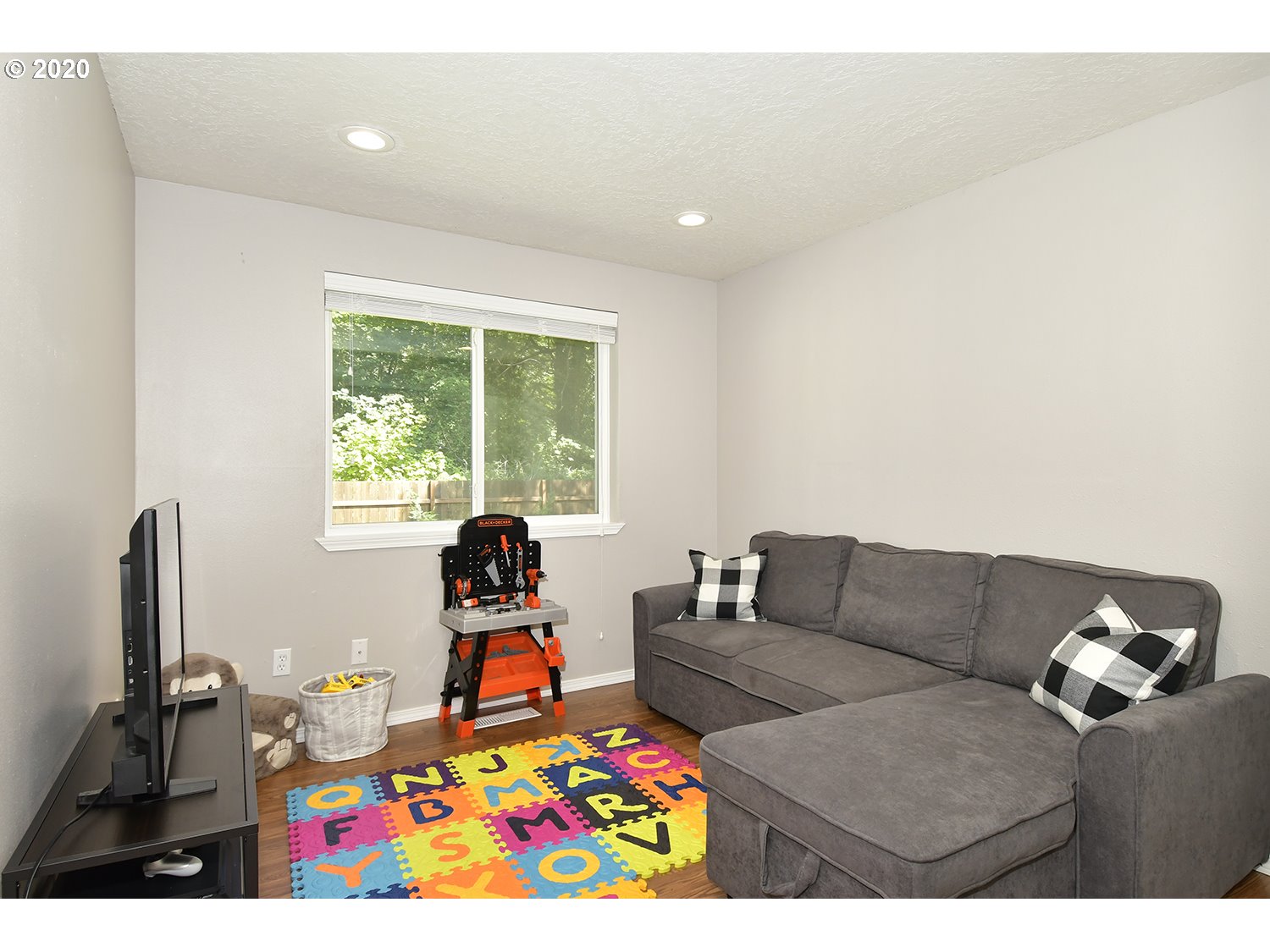8348 Southwest Tygh Loop Tualatin, OR 97062 - Photo 14 of 19 Gallery Image 14