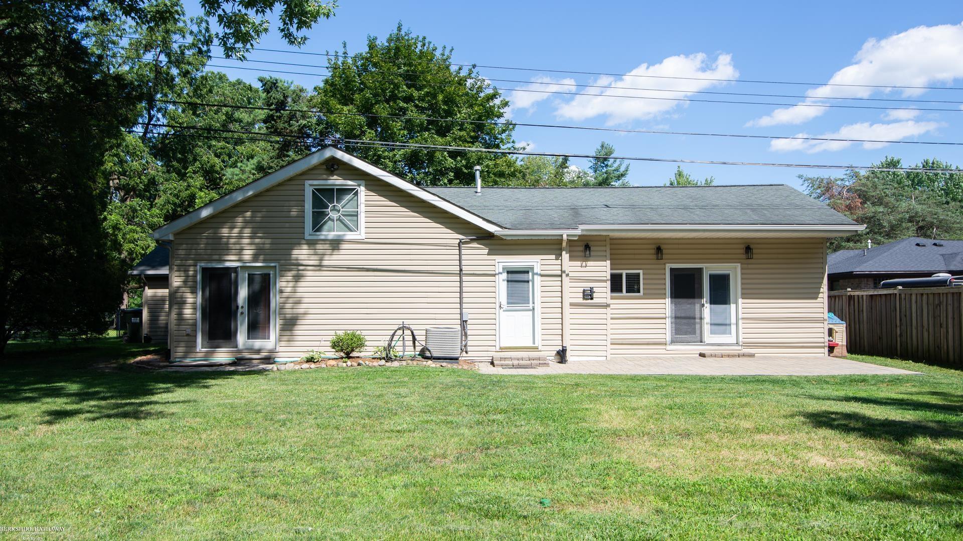2540 Frankson Avenue Rochester, MI 48307 - Photo 2 of 37 50117180-1.JPG