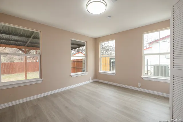 $1,950 | 1411 McKinley Avenue, San Antonio, TX 78210