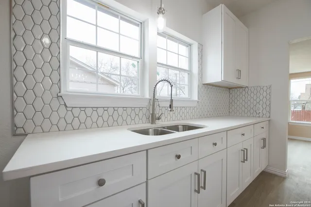 $1,950 | 1411 McKinley Avenue, San Antonio, TX 78210