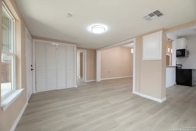 $1,950 | 1411 McKinley Avenue, San Antonio, TX 78210