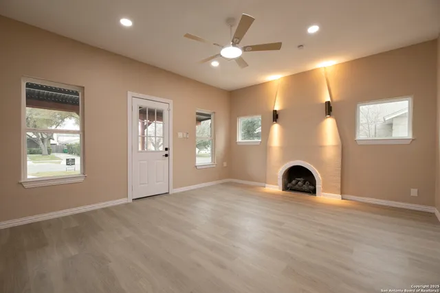 $1,950 | 1411 McKinley Avenue, San Antonio, TX 78210