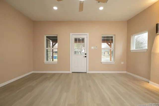 $1,950 | 1411 McKinley Avenue, San Antonio, TX 78210