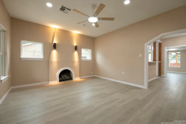 $1,950 | 1411 McKinley Avenue, San Antonio, TX 78210