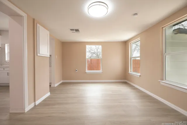 $1,950 | 1411 McKinley Avenue, San Antonio, TX 78210