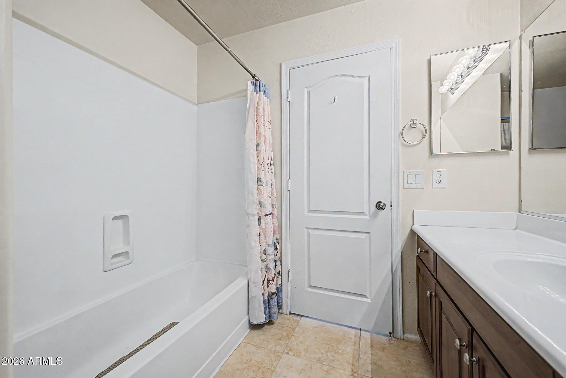 946 West Gascon Road San Tan Valley, AZ 85143 - Photo 29 of 41 Bathroom