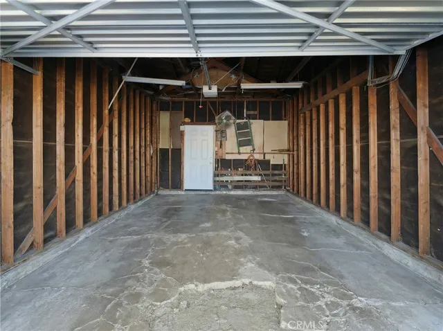 a view of a patio of the house