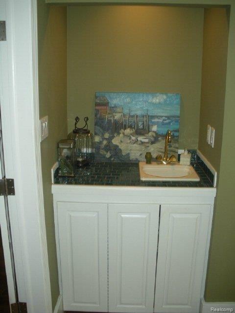 937 Fisher Road Grosse Pointe, MI 48230 - Photo 18 of 24 Family Room Bar