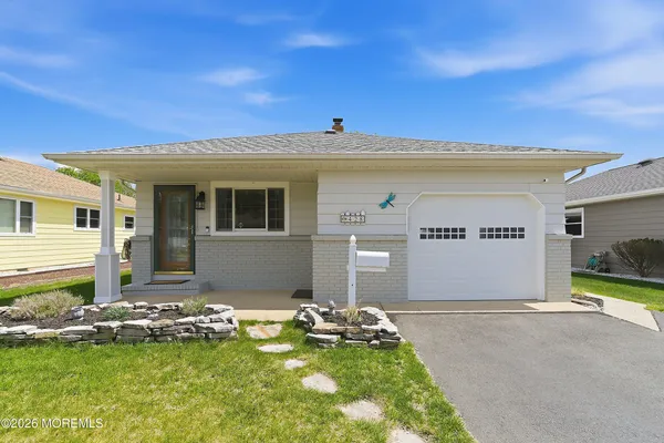 $365,000 | 428 St Thomas Drive, Toms River, NJ 08757