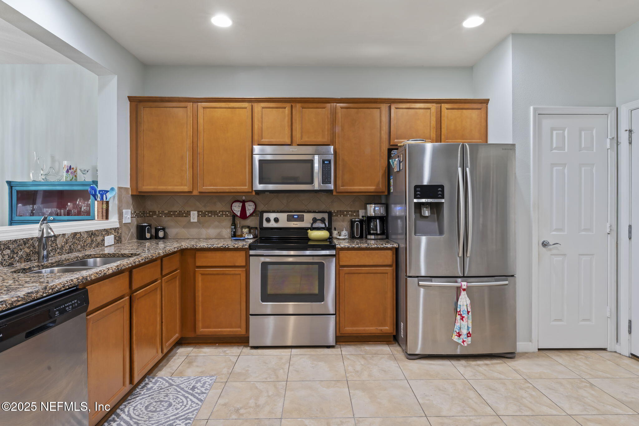 6881 Roundleaf Drive Jacksonville, FL 32258 - Photo 5 of 34 kitchen