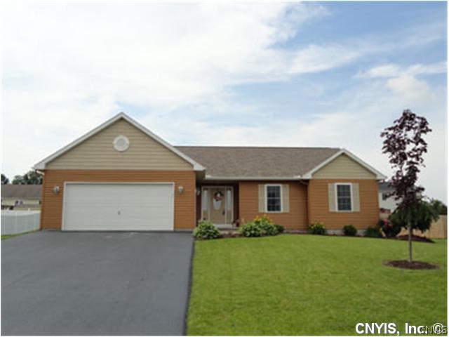 136 Willow Tree Terrace Oneida, NY 13421 - Photo 1 of 1 Exterior Front