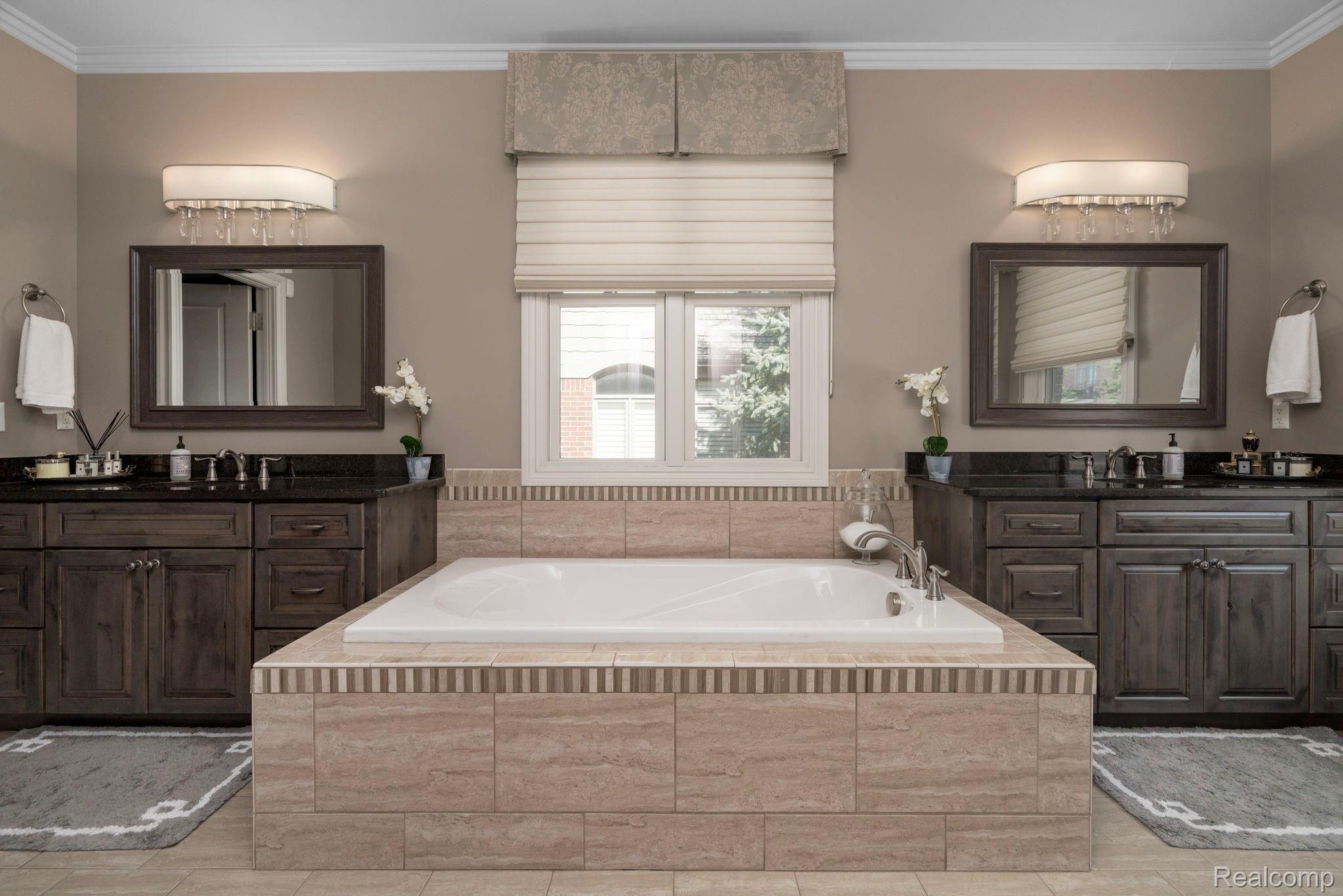 2667 Monarch Court Rochester, MI 48306 - Photo 31 of 55 31-web-or-mls-2667-Monarch-Ct-31.jpg