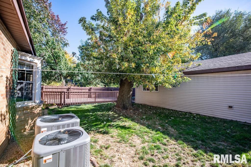 808 Park Avenue Pekin, IL 61554 - Photo 11 of 54