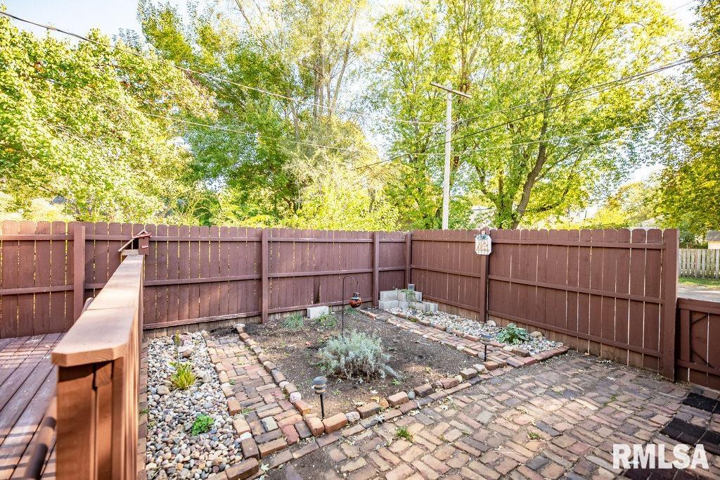 808 Park Avenue Pekin, IL 61554 - Photo 12 of 54